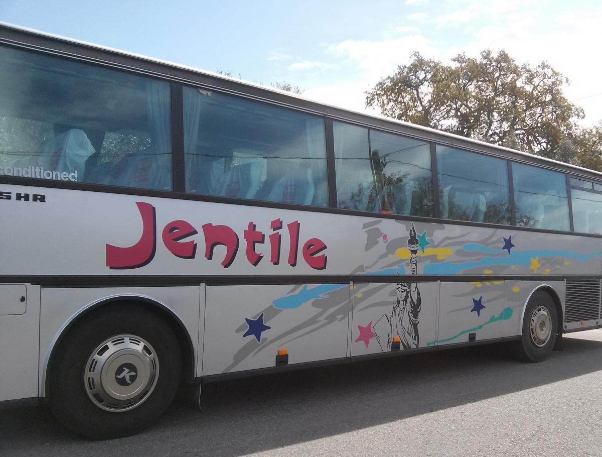 decorazione bus con vinili anti UV